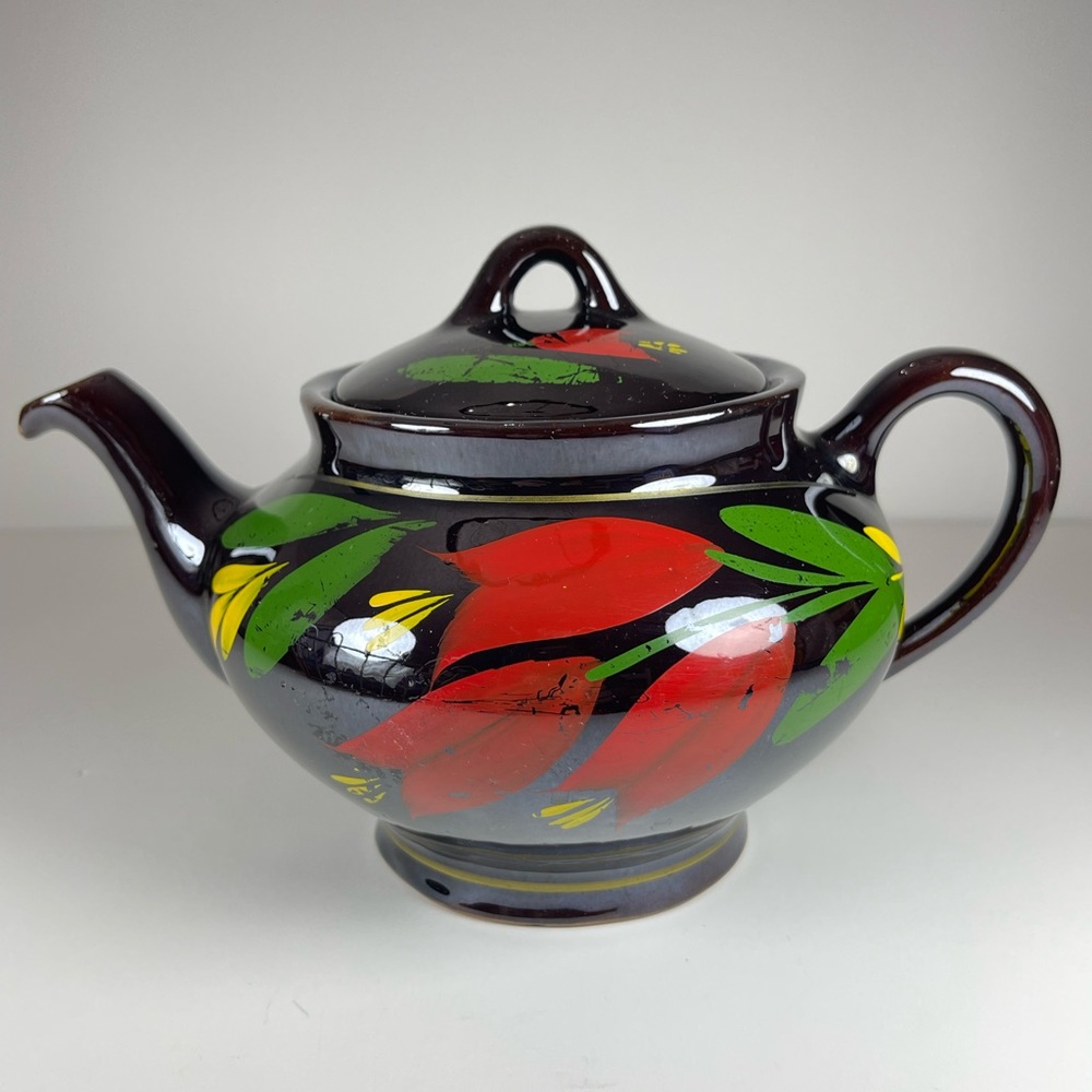 Vintage Royal Canadian Art Pottery dripless teapot